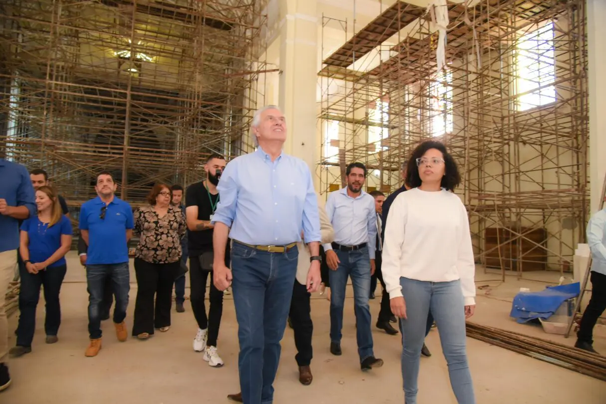 Caiado visita obras da Catedral de Sant’ana