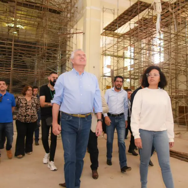 Caiado visita obras da Catedral de Sant’ana