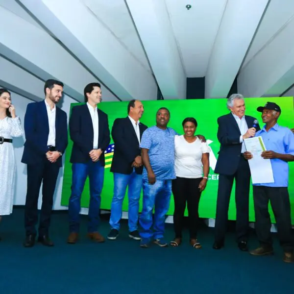 Governo entrega títulos de terra a famílias do nordeste goiano_Secom