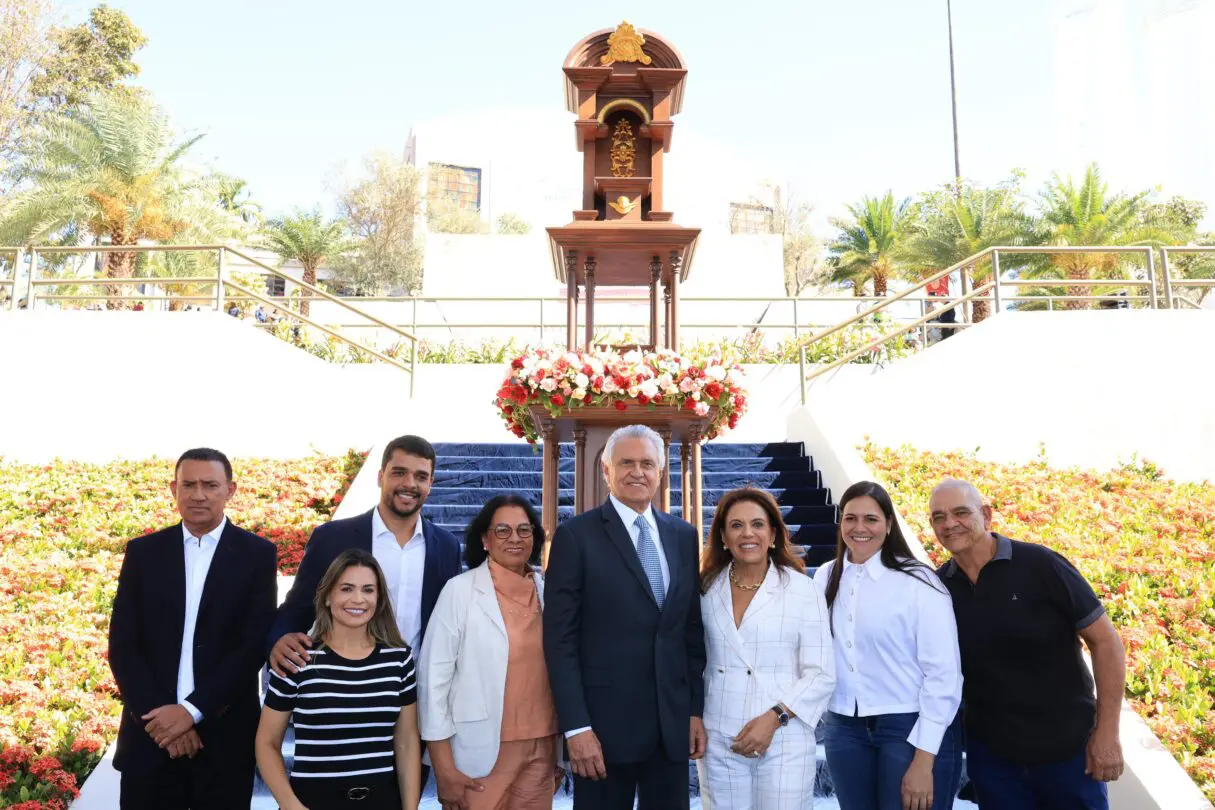 Caiado e Gracinha participam da missa de encerramento da Romaria de Trindade