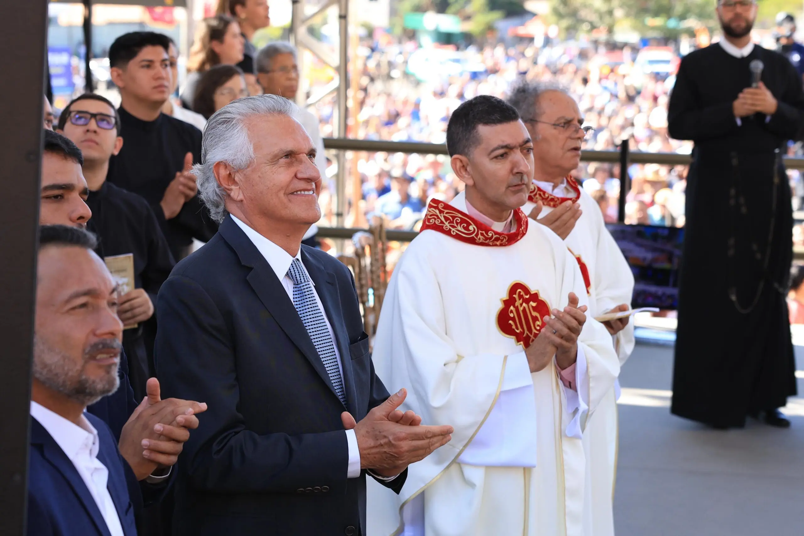 Caiado e Gracinha participam da missa de encerramento da Romaria de Trindade 