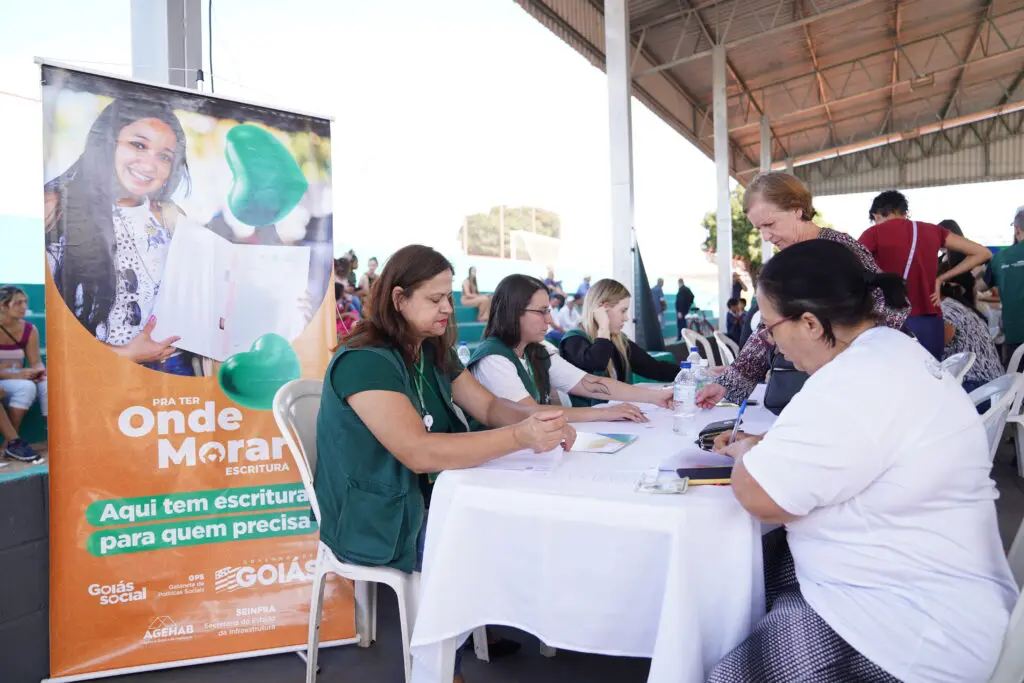 Agehab regulariza 29 imóveis em Goiatuba