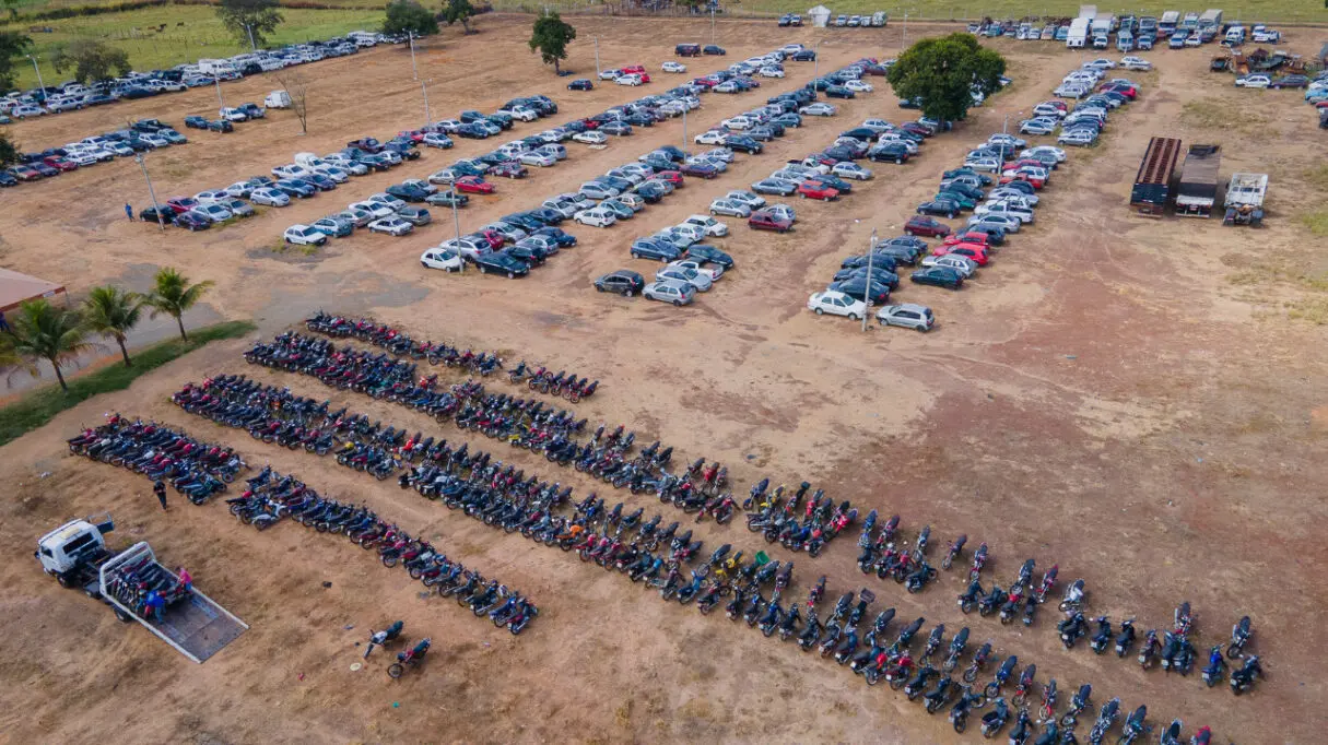 Detran vai leiloar 1,3 mil veículos no dia 26