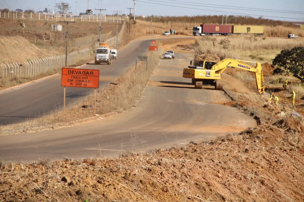 Obras do Viaduto de Contorno do DAIA