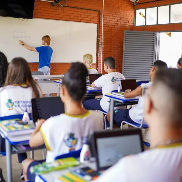 PROFESSOR EM SALA DE AULA