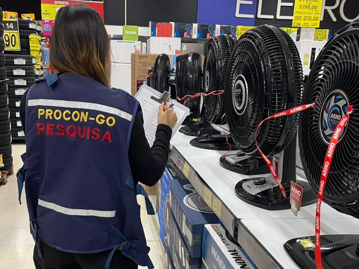 Procon constata variação de até 65% em preços de ventiladores