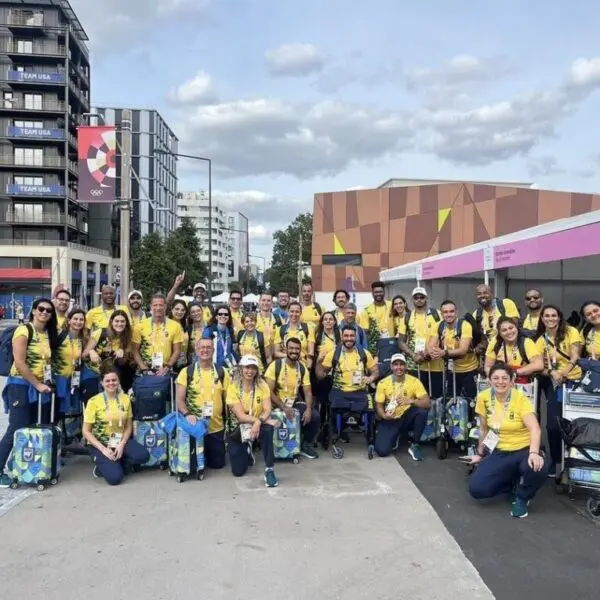 Time de vôlei sentado nas paralimpíadas de Paris