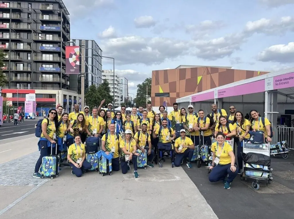 Time de vôlei sentado nas paralimpíadas de Paris