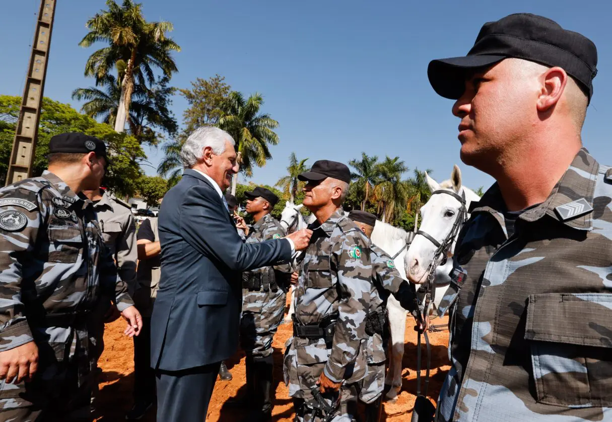 Caiado anuncia promoção de 3,6 mil praças da Polícia Militar