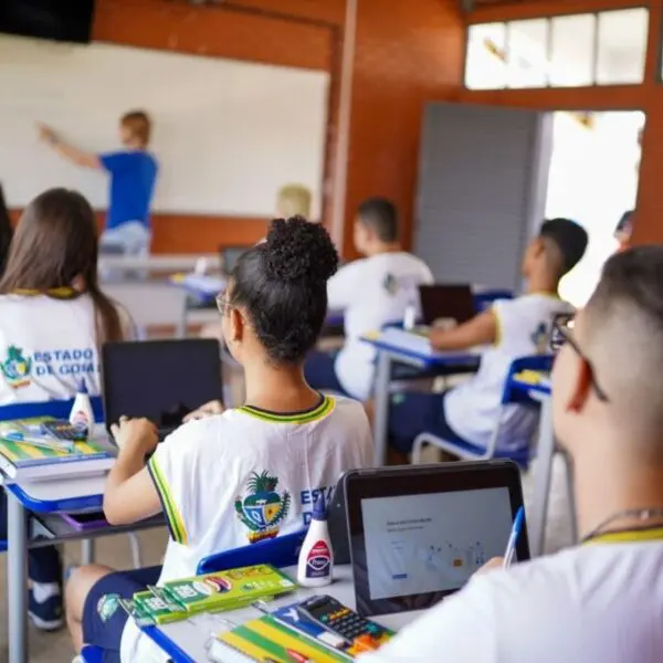 Guia pedagógico para uso do Chromebook Foto Portal Consed