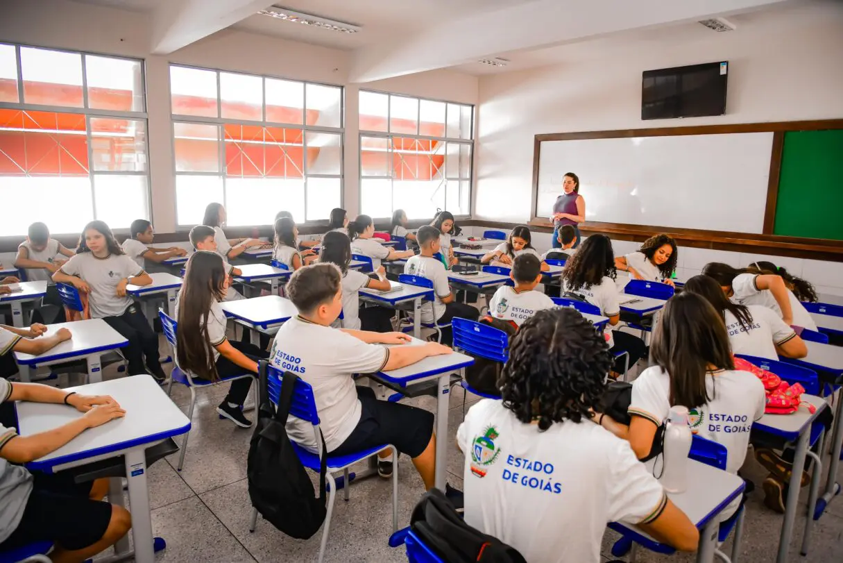 Professores tomam posse em setembro