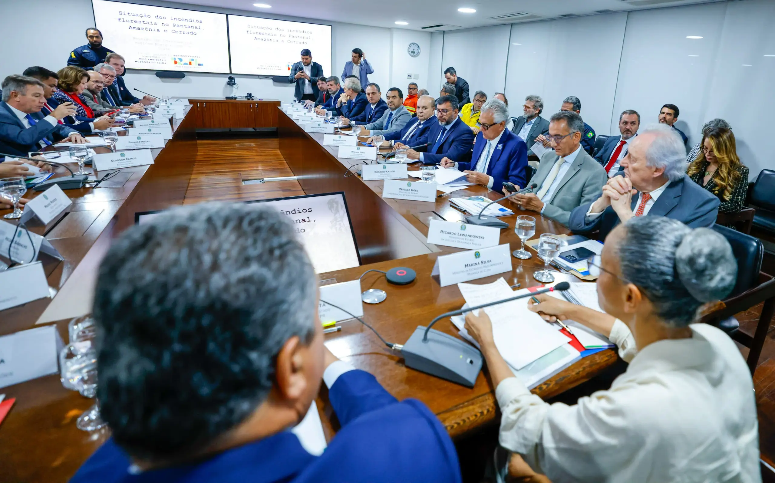 Reunião sobre combate a queimadas em Brasília