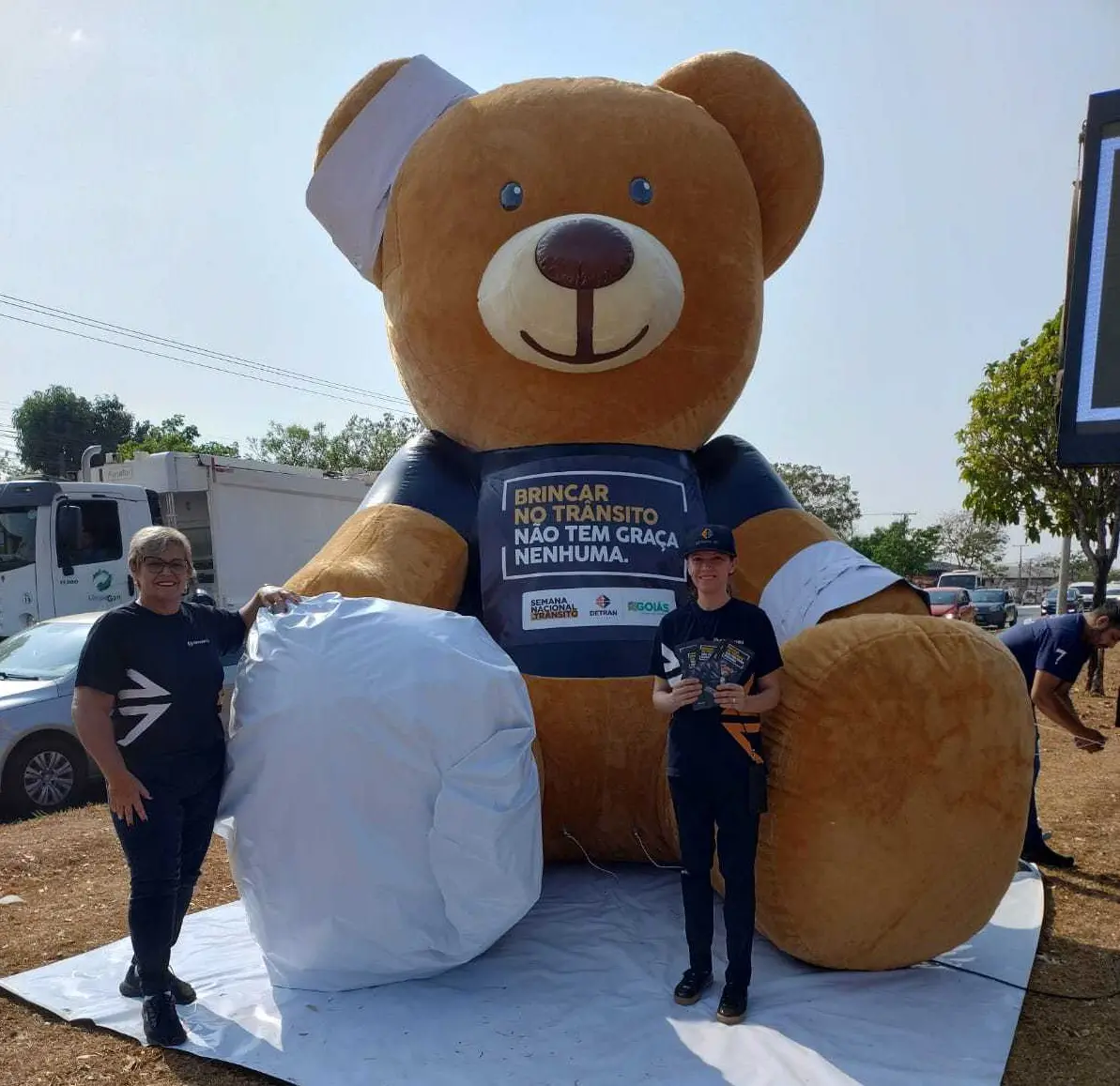 Semana Nacional de Trânsito teve urso gigante