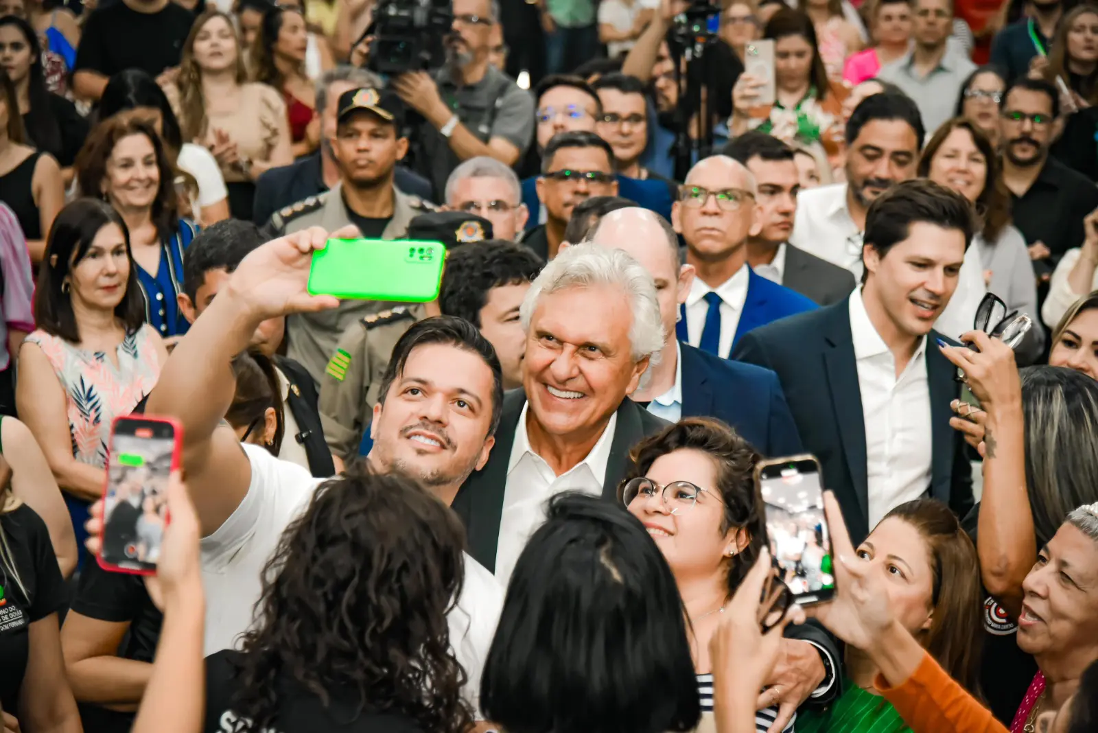 Caiado anuncia reestrturação na carreira dos professores da rede estadual_Secom