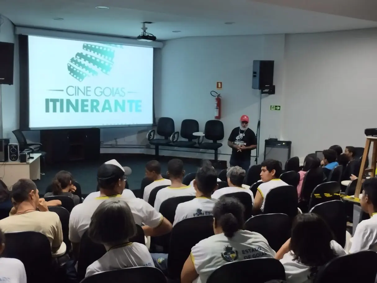 Sessão do Cine Goiás Itinerante