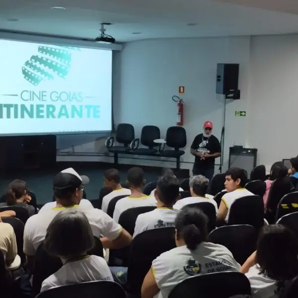 Sessão do Cine Goiás Itinerante