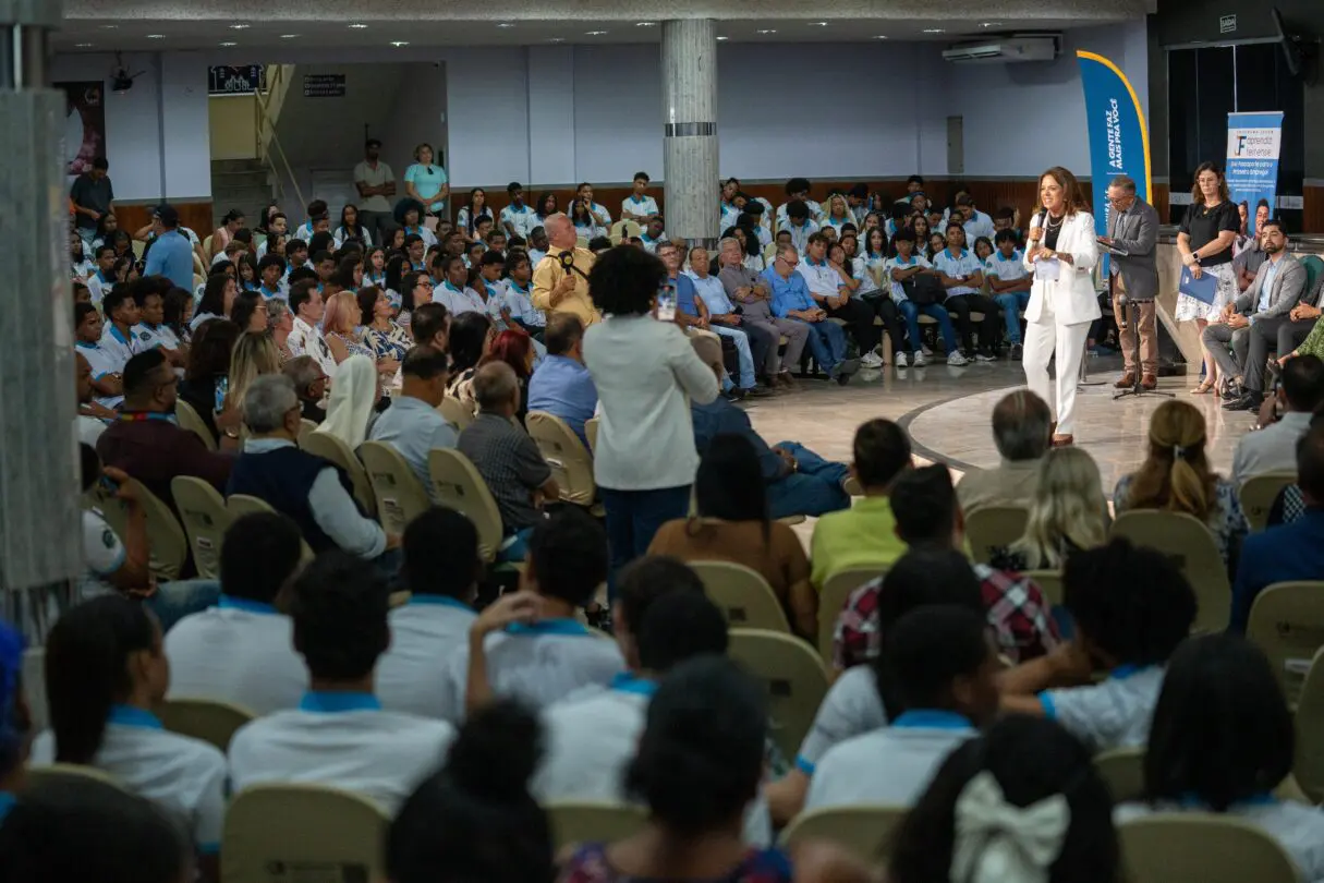 Gracinha Caiado participa de ampliação do Jovem Aprendiz Feirense