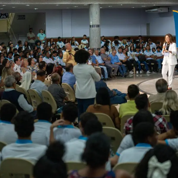 Gracinha Caiado participa de ampliação do Jovem Aprendiz Feirense