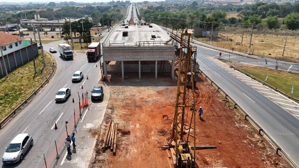 Obra do viaduto do Portal da Fé_Goinfra