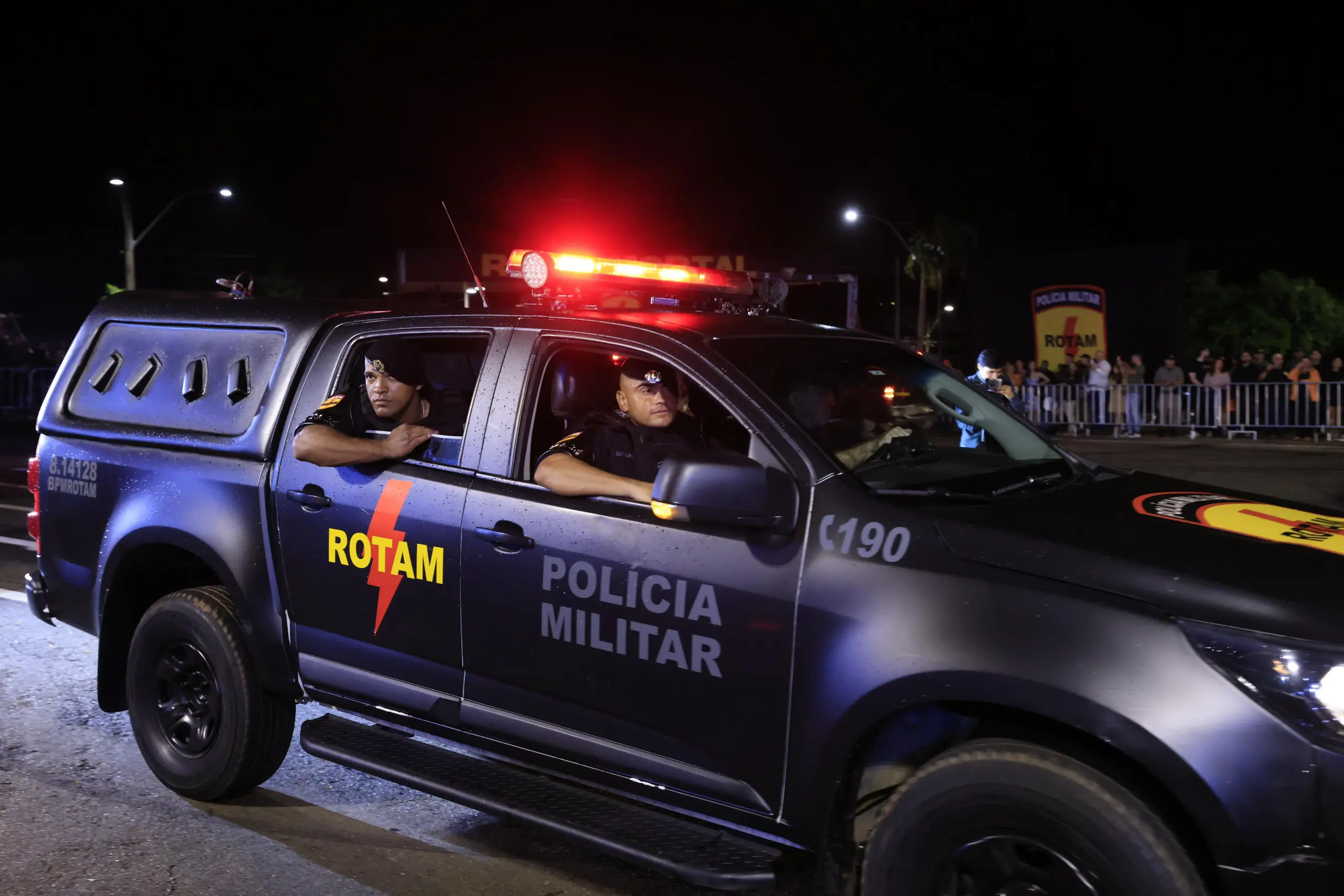 Com presença de Caiado, Rotam conclui formação de 45 novos policiais