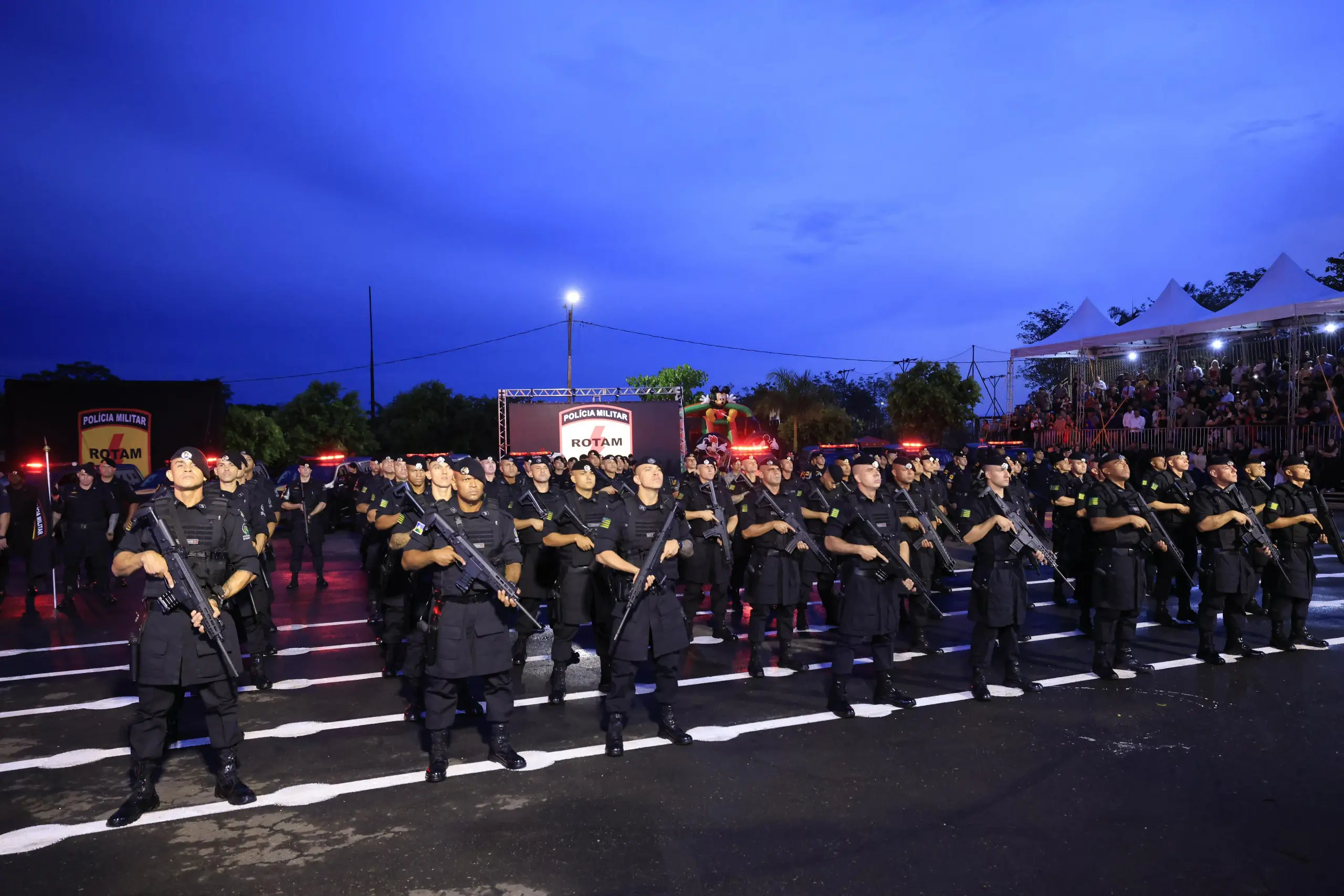 Com presença de Caiado, Rotam conclui formação de 45 novos policiais