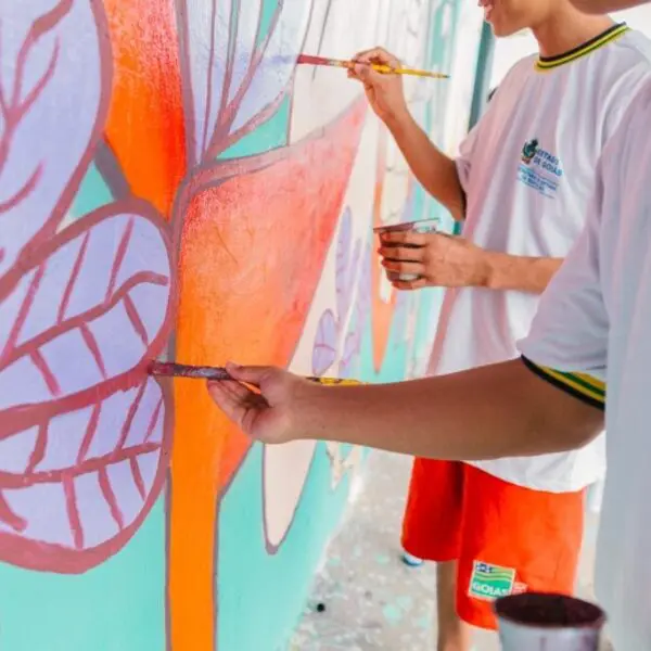 Goiás Social promove oficina de grafite para adolescentes do Case Goiânia