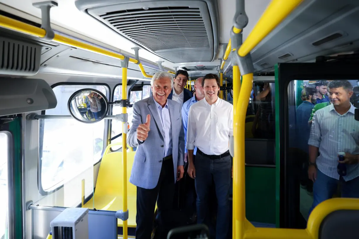 Caiado inaugura três novas estações do Eixo Anhanguera