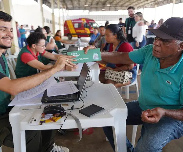 Estado entrega quase mil cartões do Aluguel Social em Trindade