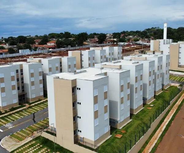 Estado entrega apartamentos a 496 famílias de Goiânia