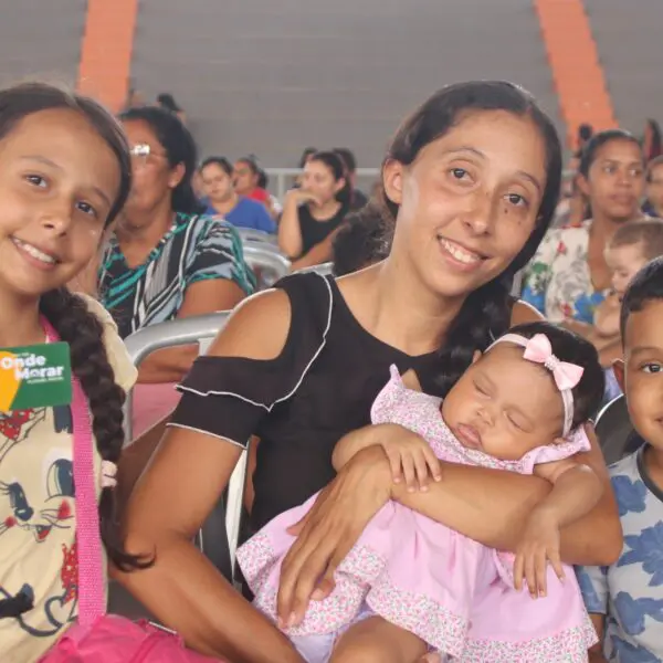 Mais de 500 cartões do Aluguel Social são entregues em Santa Helena e Iporá