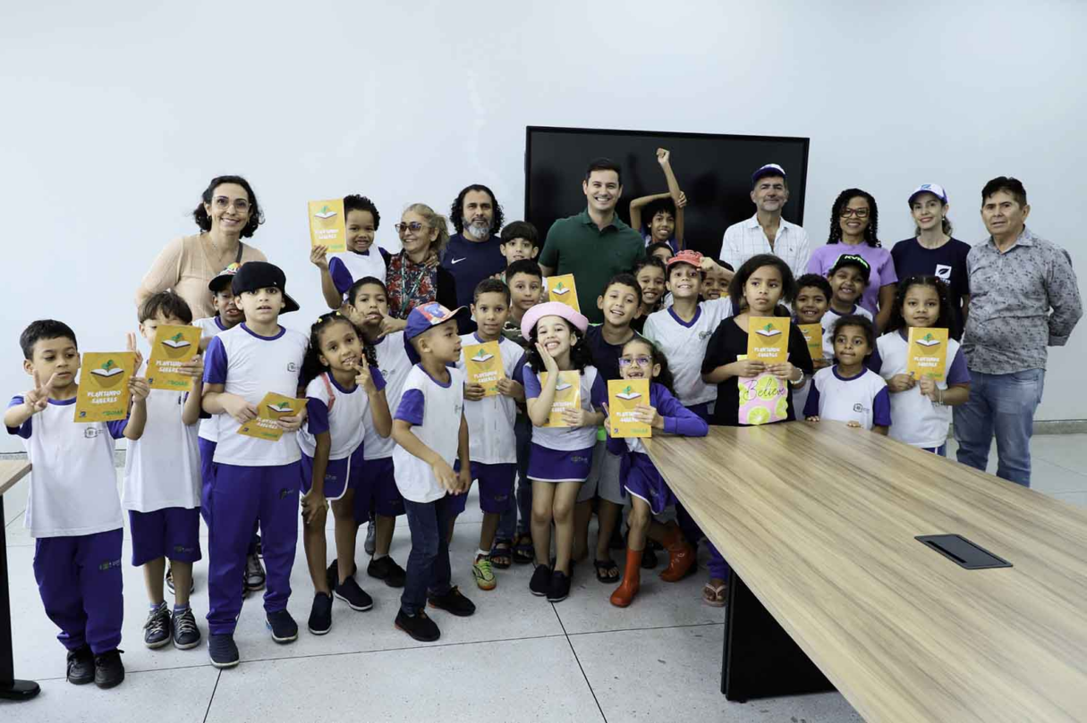 Alunos do projeto Plantando Saberes