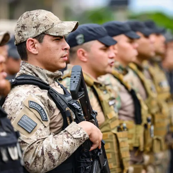 "Reconstruindo o Sistema" revela transformação na segurança pública em Goiás - policiais-enfileirados