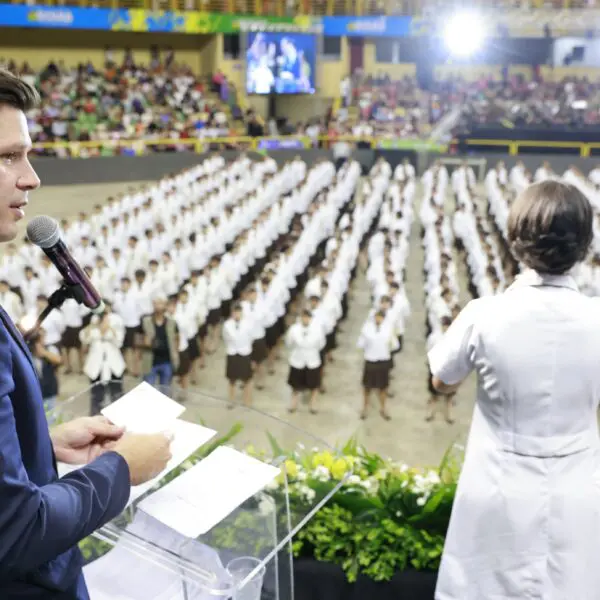 Daniel Vilela confirma Bolsa Uniforme em 2025