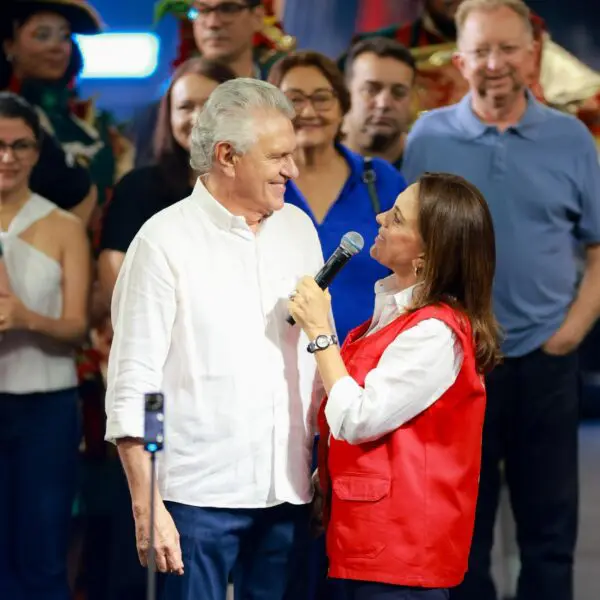 Distribuição de brinquedos do Natal do Bem no Goiânia Arena (Foto: Secom)