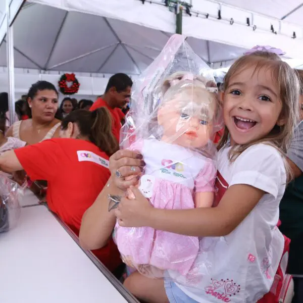 Distribuição de brinquedos do Natal do Bem no Goiânia Arena