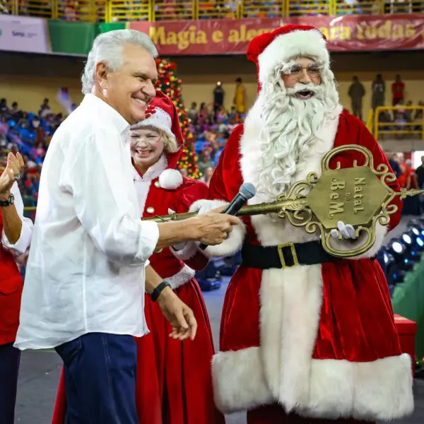 Distribuição de brinquedos do Natal do Bem no Goiânia Arena (Foto: Secom)