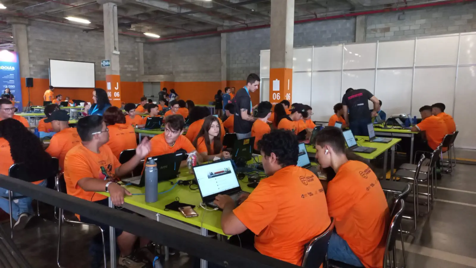 Estudantes da rede estadual se destacam em Olimpíada de IA Aplicada na Campus Party 2024