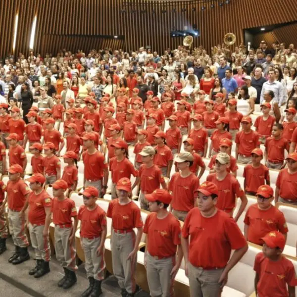 Bombeiro Mirim forma nova turma em Goiânia