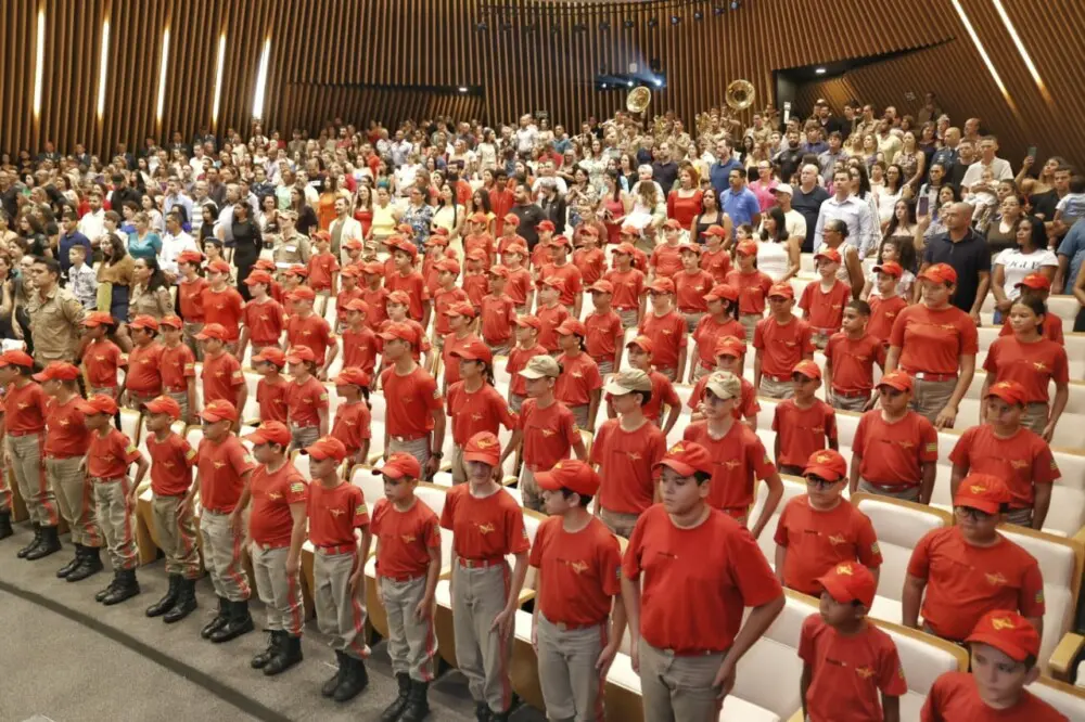 Bombeiro Mirim forma nova turma em Goiânia