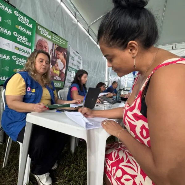 Atendimento do Goiás Social no Caminho de Cora