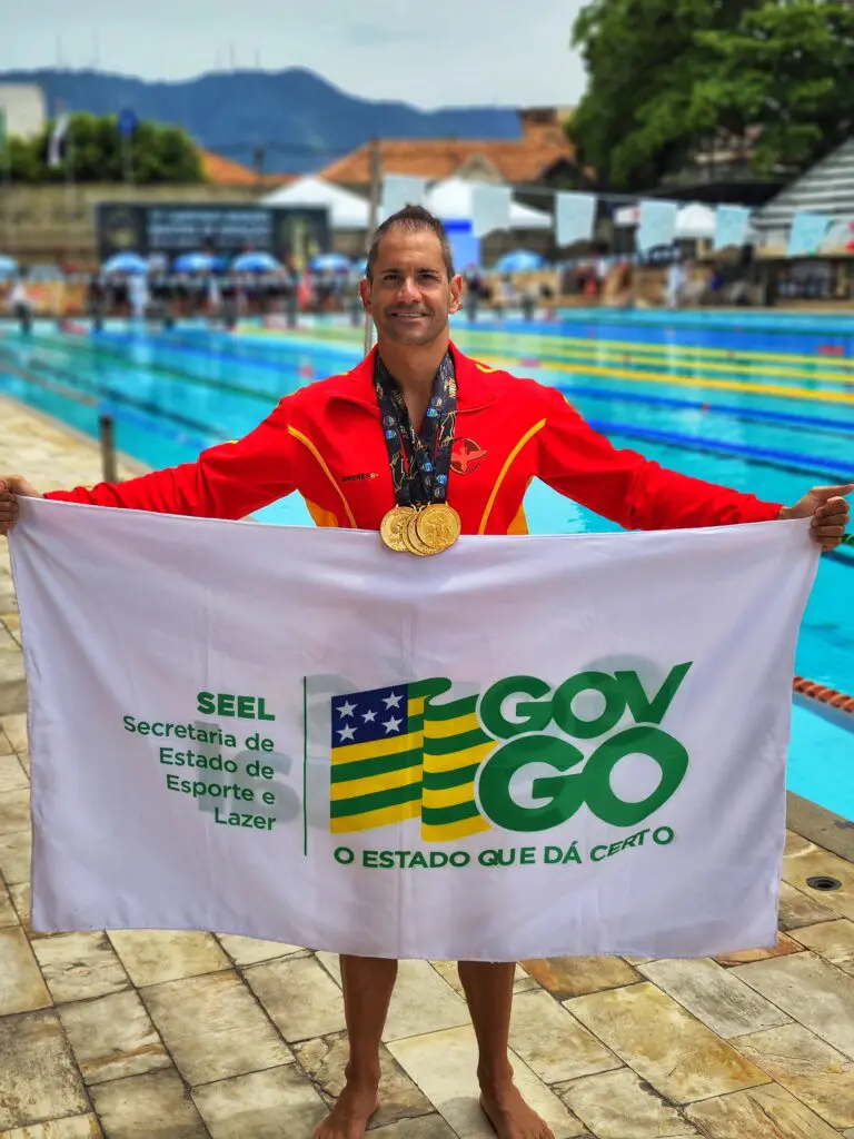 Nadador Gustavo Gimenes brilhou no 72º Campeonato Brasileiro de Natação Master, realizado no Clube de Regatas do Vasco da Gama