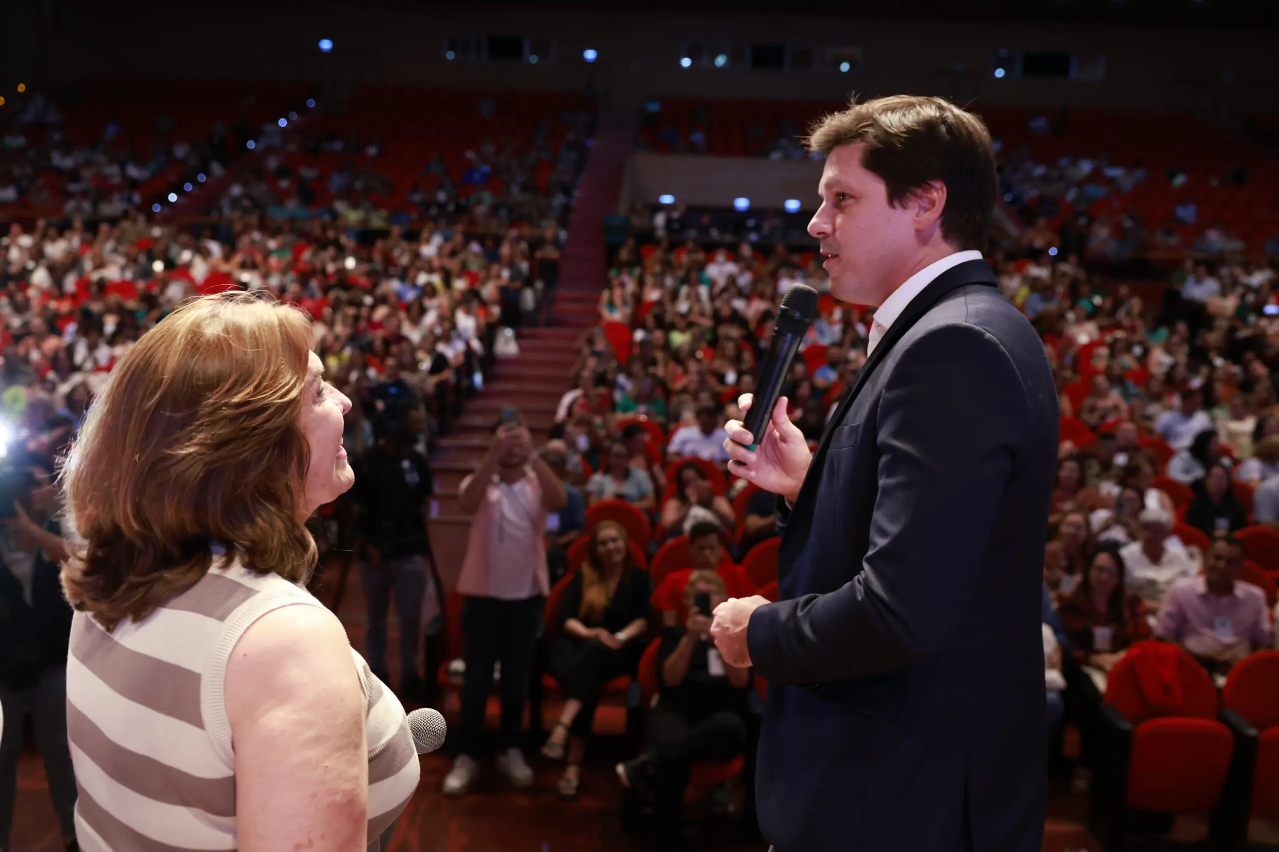 Daniel Vilela anuncia R$ 145,5 milhões para educação e bônus inédito para professores