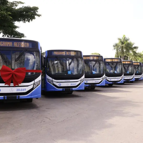 Governo de Goiás avança na renovação da frota de transporte coletivo com entrega de 46 novos ônibus