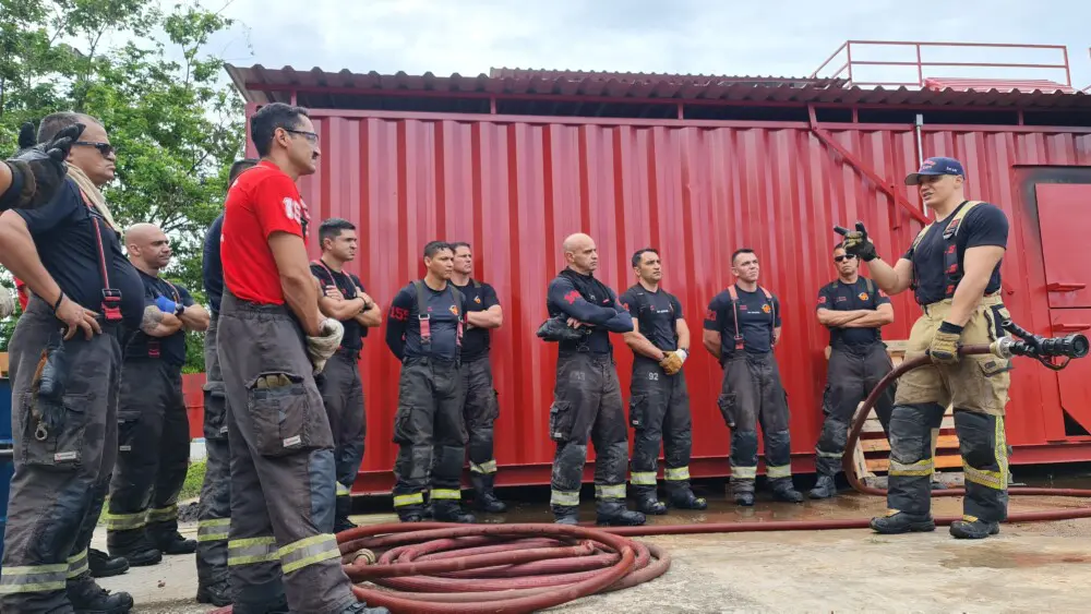 Simulador de combate a incêndios