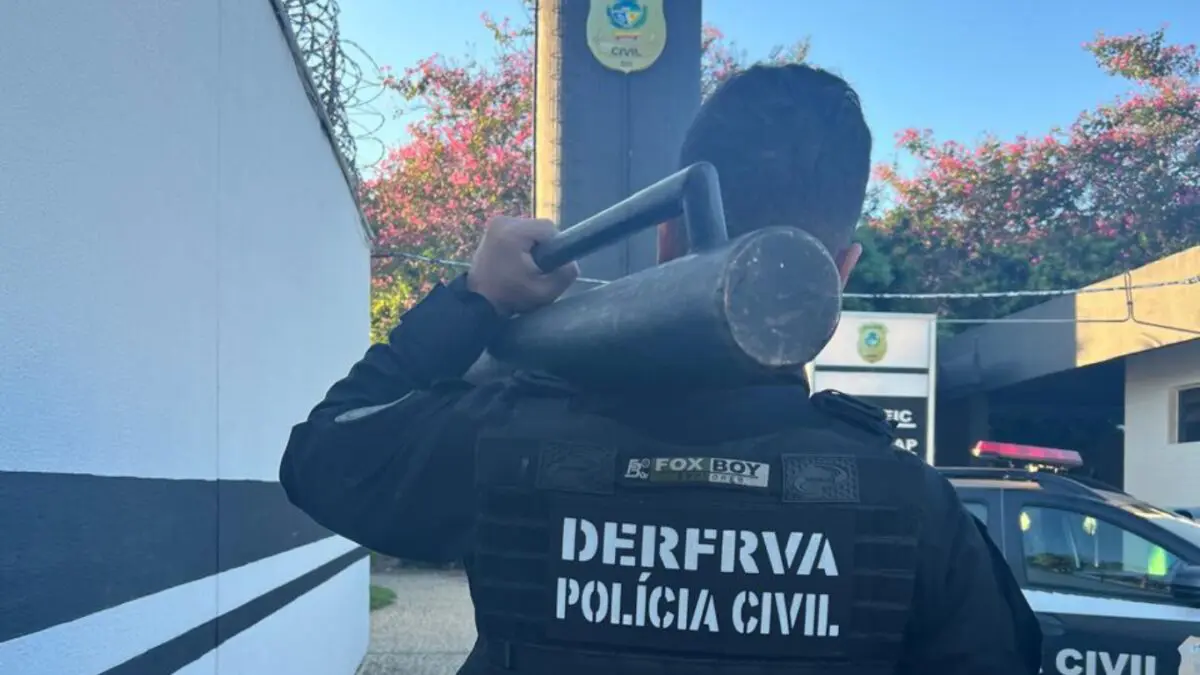 Polícia Civil de Goiás deflagrou, nesta quinta (05/12), Operação Comander para cumprir mandados por comércio de veículos e peças roubadas