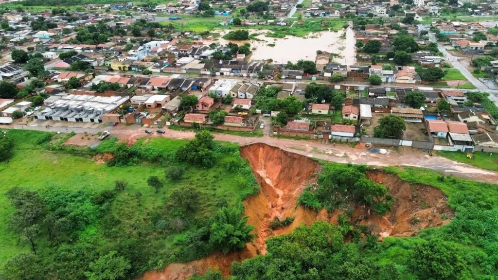 Erosão causada pela chuva no Entorno do DF