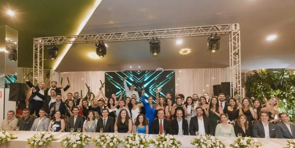 Solenidade de formatura dos integrantes do programa de residência médica do Hugo