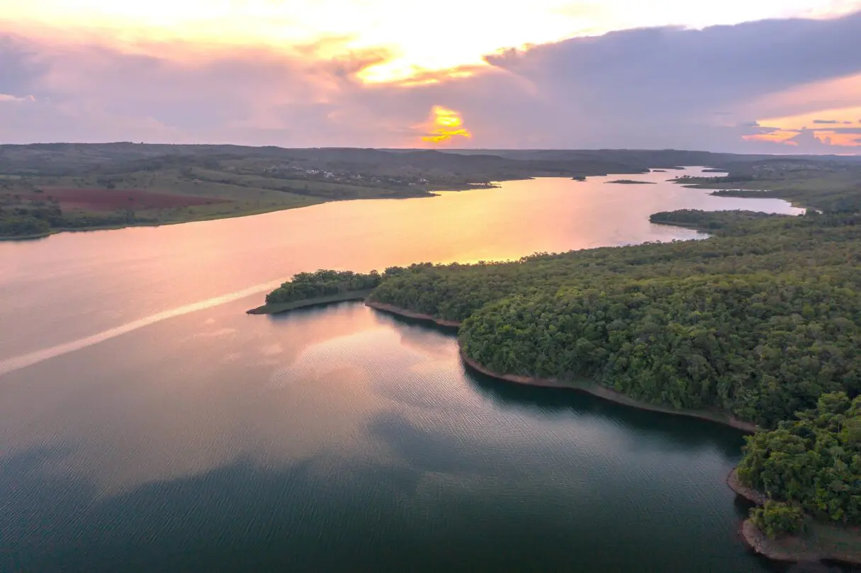 Vista aérea do Lago Corumbá IV, no Entorno do DF