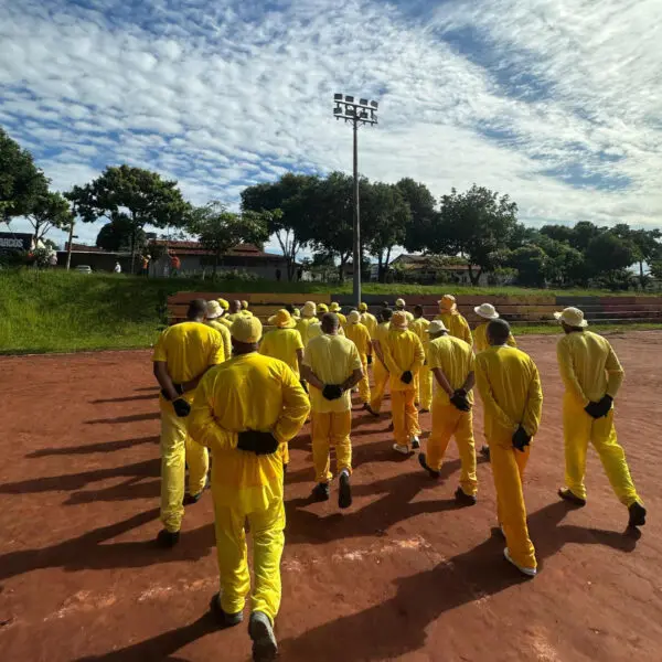 Reeducandos reforçam limpeza urbana em Aparecida