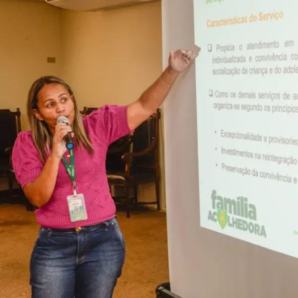 Seds planeja ações do programa Família Acolhedora com municípios